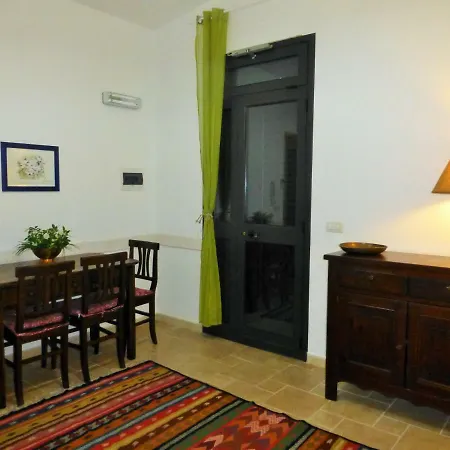 Dimora Il Tiglio- Mini Apartment Lecce